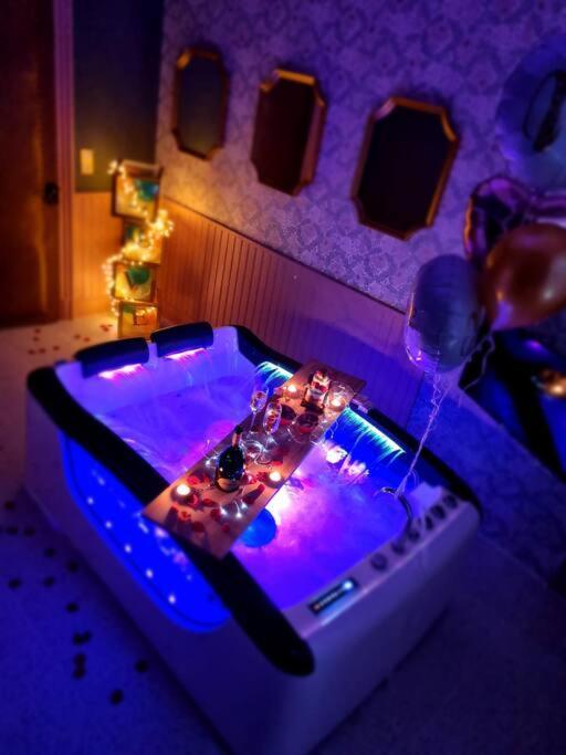 Royal Room Jacuzzi Haut De Gamme Centre Ville Mulhouse Eksteriør billede