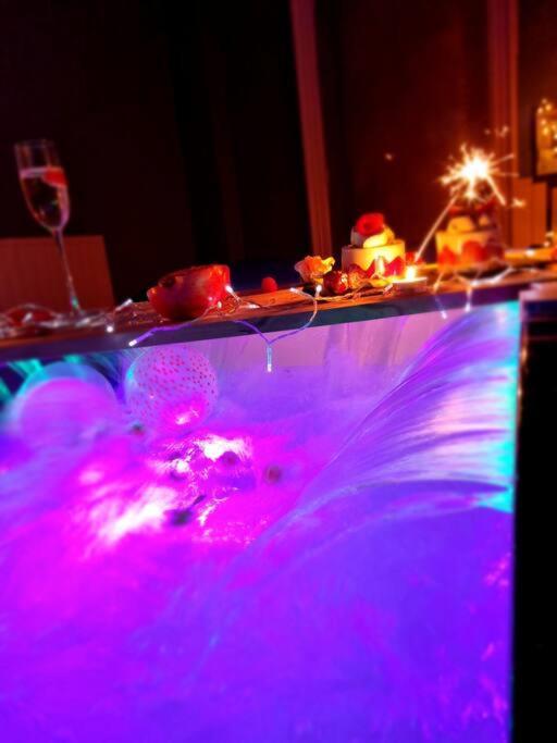 Royal Room Jacuzzi Haut De Gamme Centre Ville Mulhouse Eksteriør billede