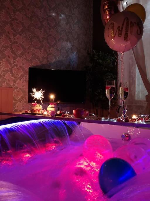 Royal Room Jacuzzi Haut De Gamme Centre Ville Mulhouse Eksteriør billede